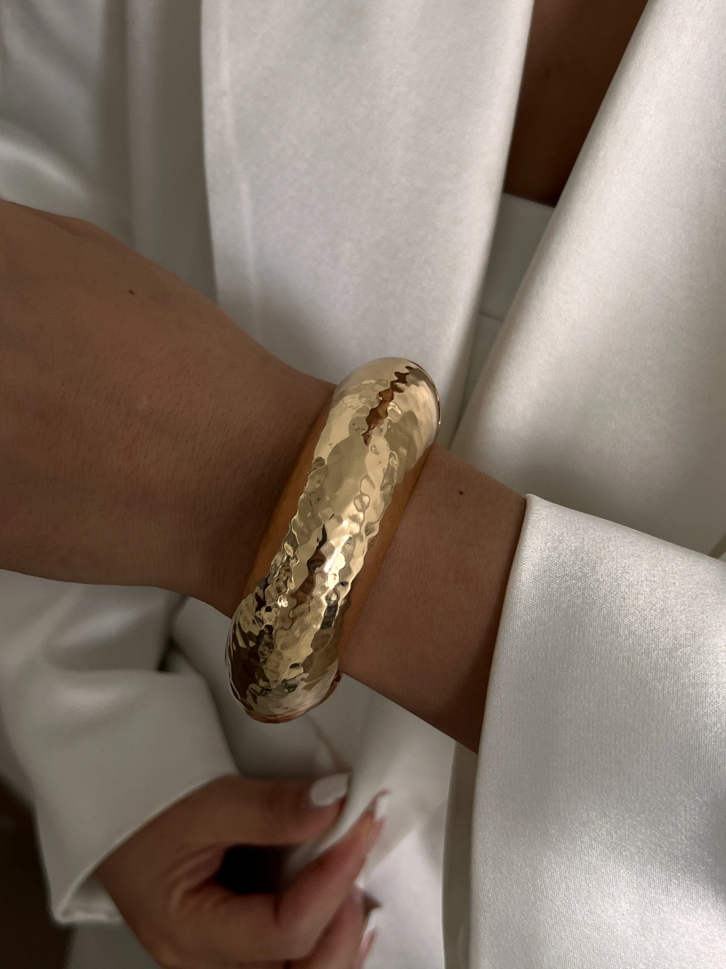 3 Style Creative Big Imitation Pearl Cuff Bracelet Women Trend 2025 Punk Heavy Metal Chunky Spring Bangle Steampunk Men